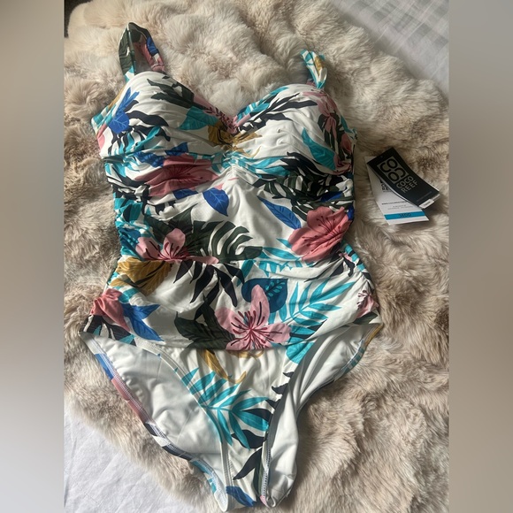 Coco Reef swimsuit - Picture 5 of 11